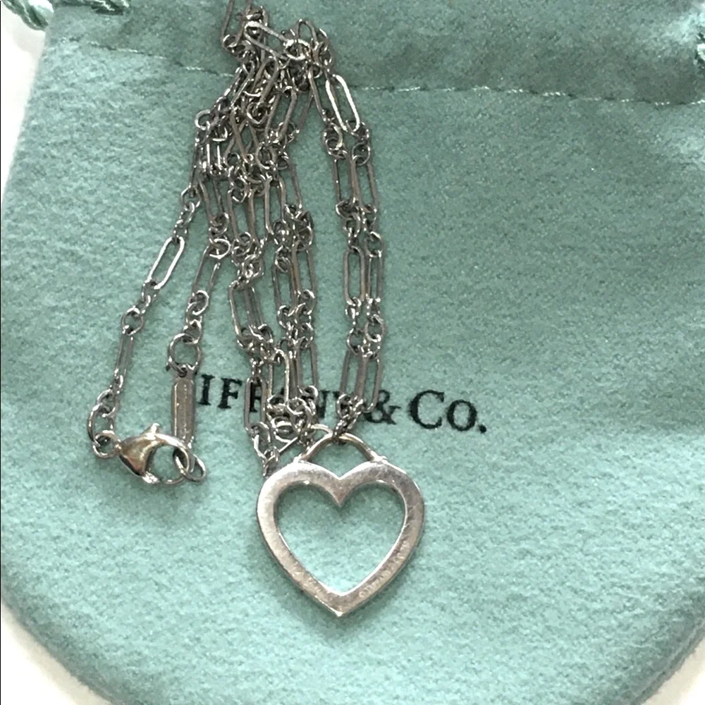 Solid 18K White Gold Tiffany & Co Authentic Sentimental Heart Necklace (not 14K)